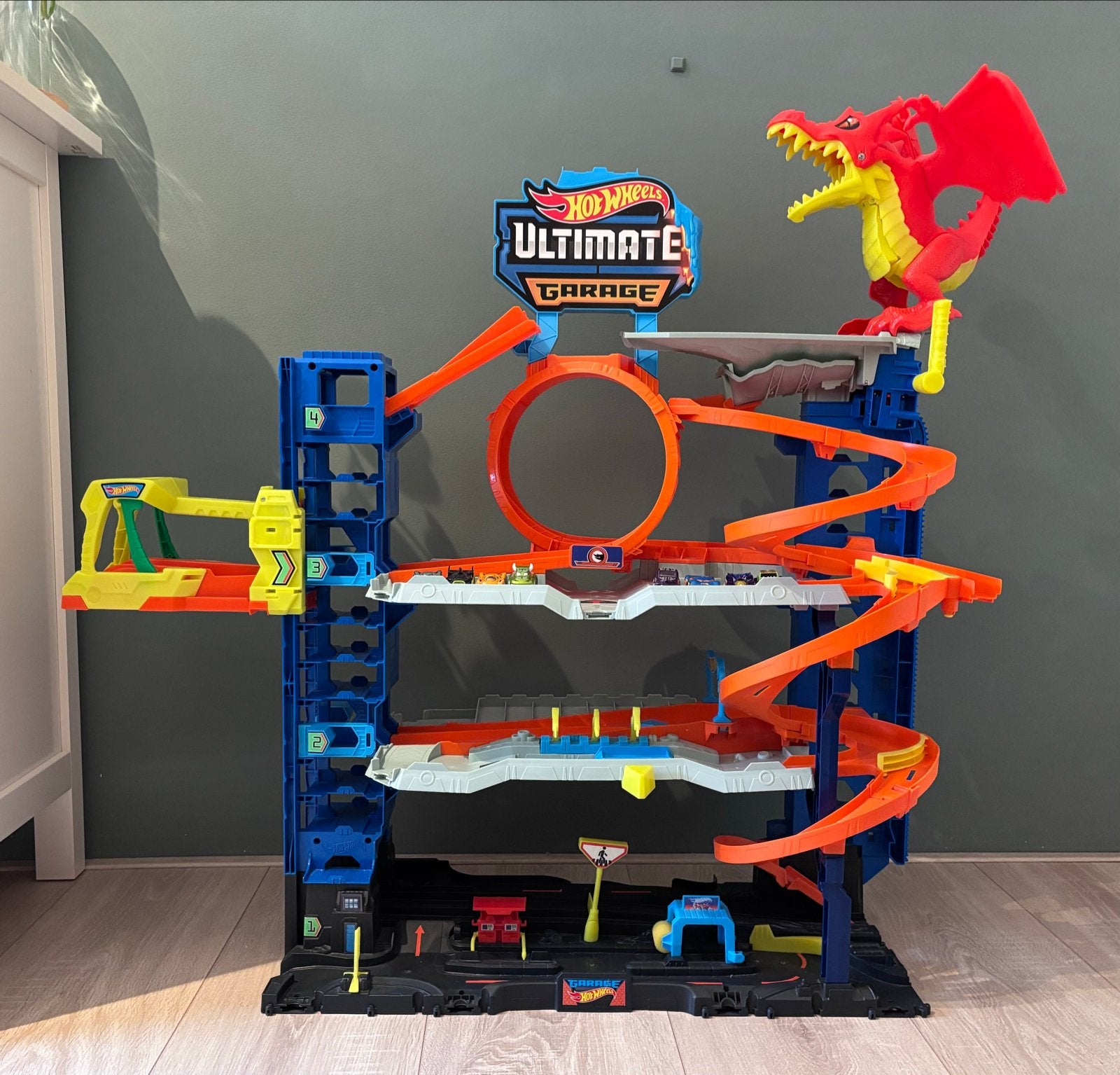 Hot Wheels Ultimate Garage met 8 auto's en wasstraat, Ophalen, Zo goed als nieuw