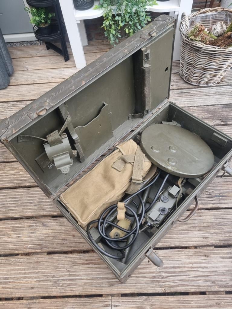 US Army Signal Corps SCR-625-C mijnendetector uit WWII., Verzamelen, Militaria | Tweede Wereldoorlog, Amerika, Ophalen