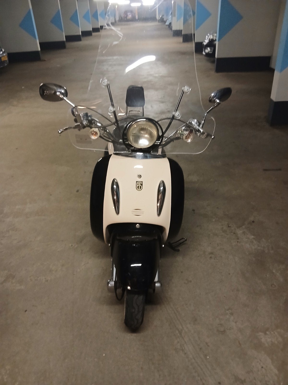 te koop btc.scooter bj 2017, Fietsen en Brommers, Ophalen, Gebruikt, Benzine, Overige merken