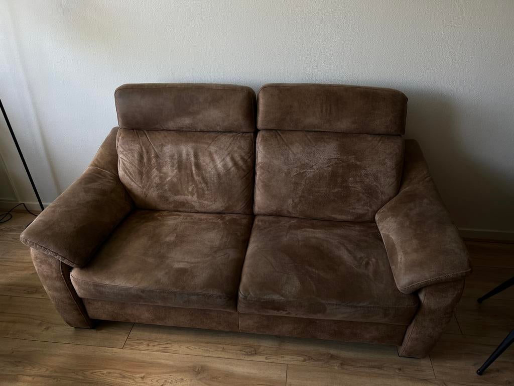 2-persoons bankstel bruin suède-look - 160x90cm, Ophalen, Zo goed als nieuw