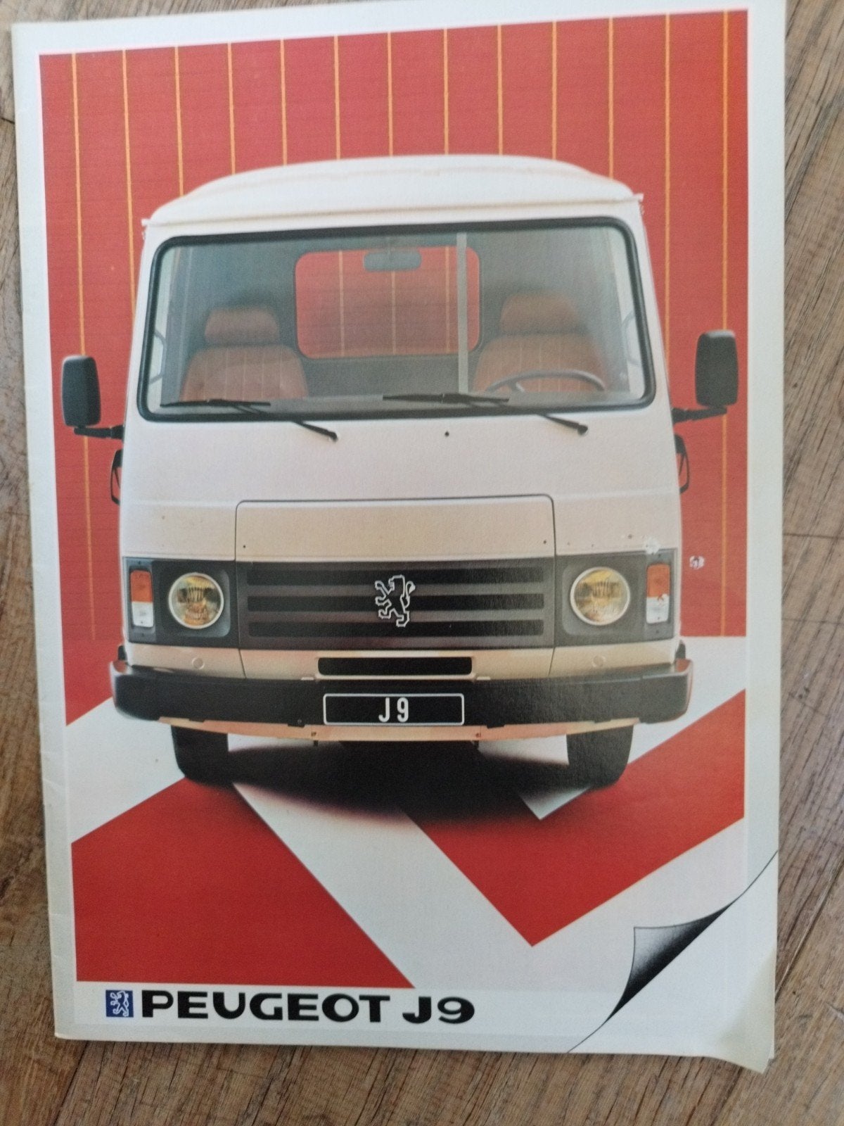 Peugeot J9 Brochure - 32 pagina's, Nederlands, 1983, Gelezen, Ophalen of Verzenden, Peugeot, Peugeot