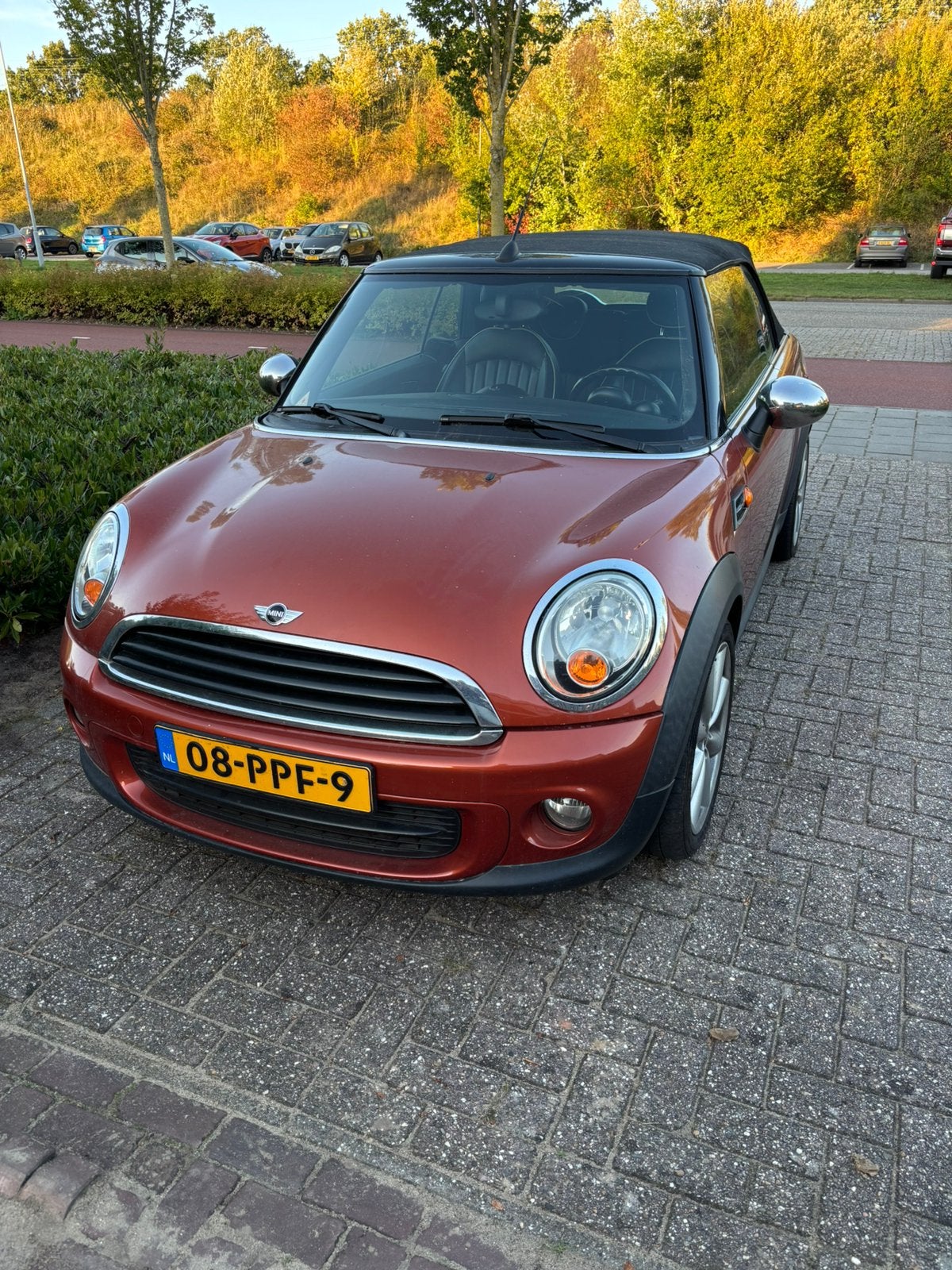 Mini 1.6 ONE Cabrio 2011, Auto's, Voorwielaandrijving, Cabriolet, 4 stoelen, 49 €/maand