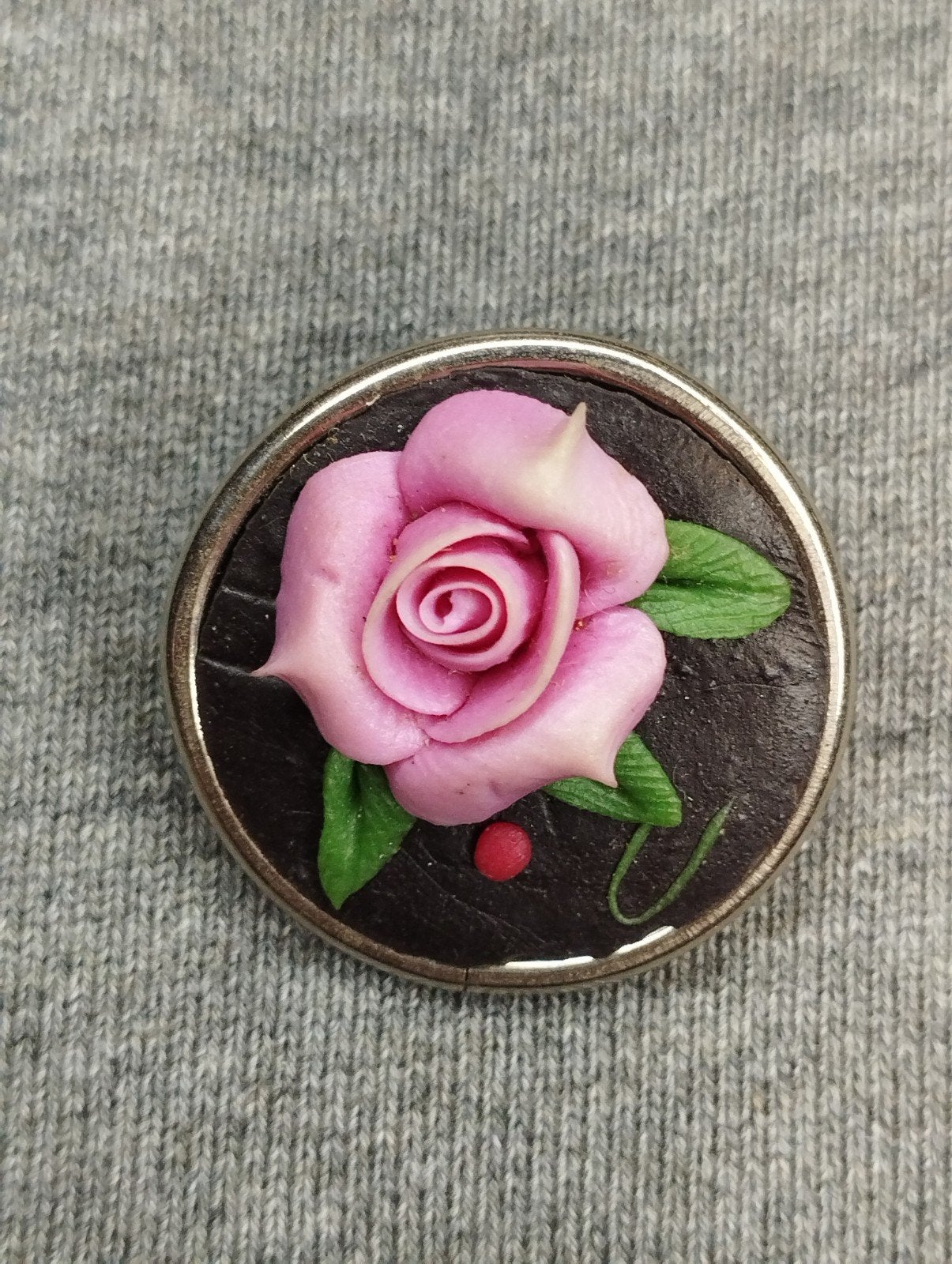 Prachtige vintage handgemaakte rozenbroche, Sieraden, Tassen en Uiterlijk, Ophalen of Verzenden, Zo goed als nieuw, Overige materialen