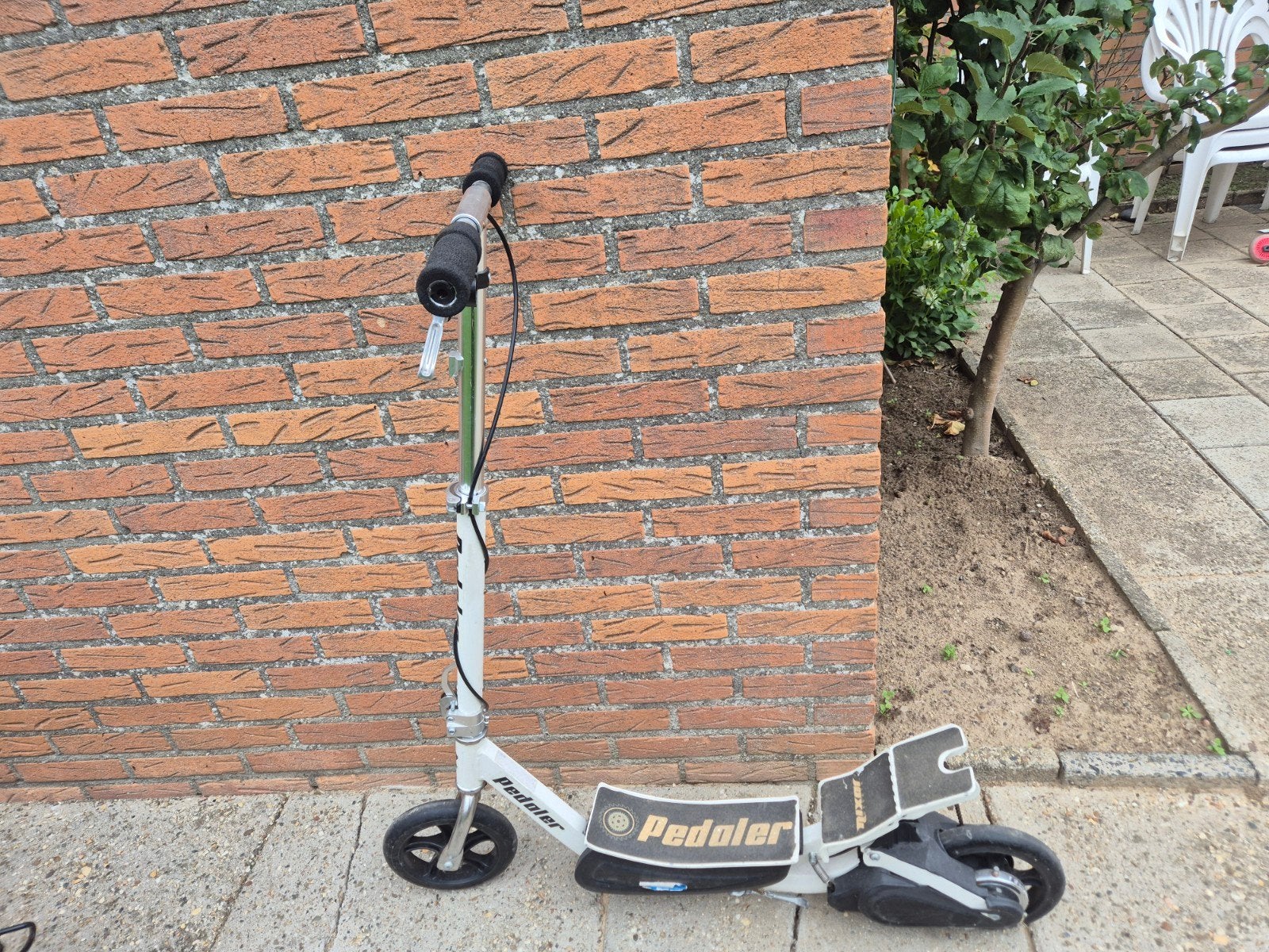 Pedaler step, Fietsen en Brommers, Ophalen, Zo goed als nieuw, Gewone step, Pedaler