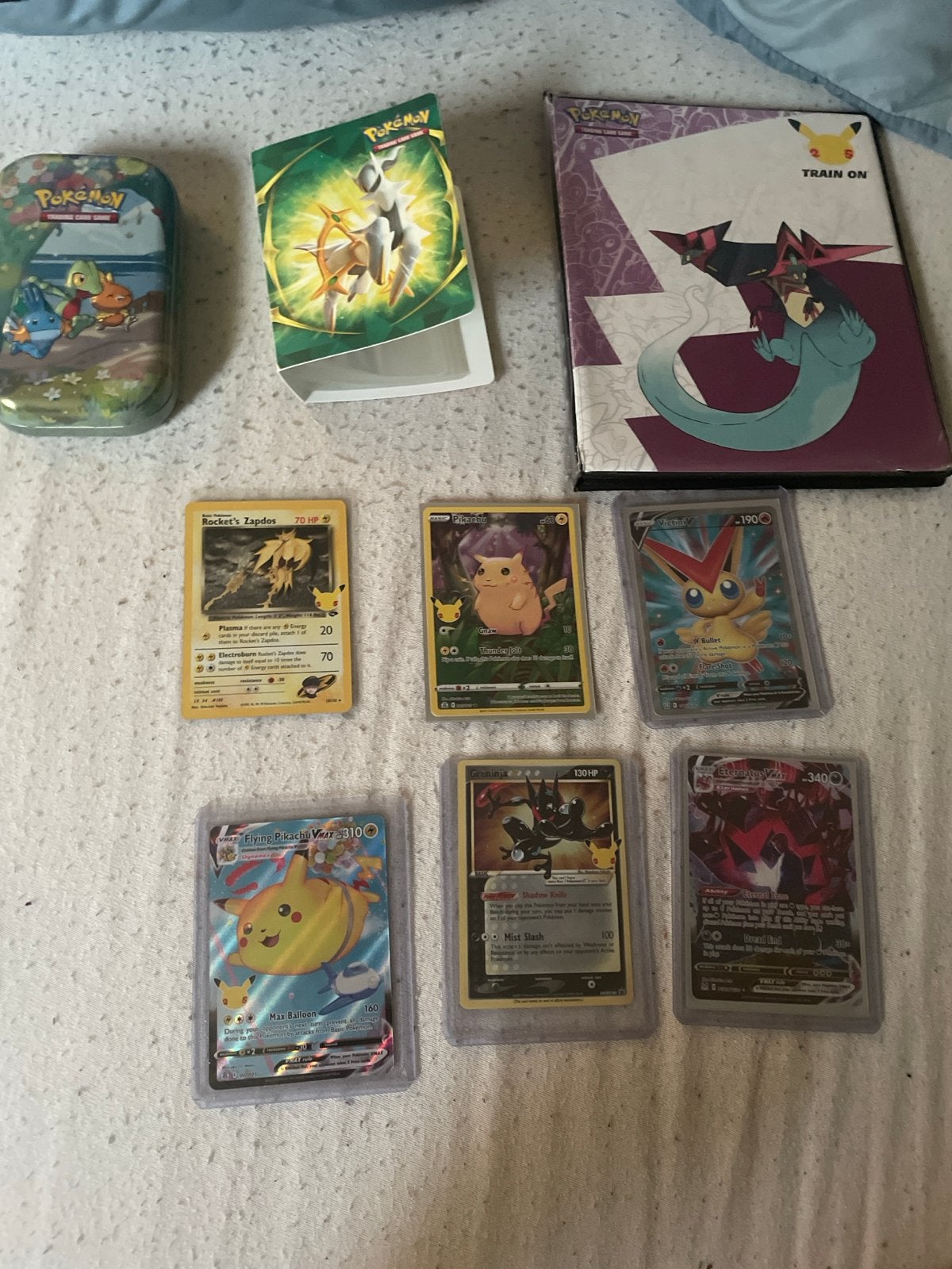 Pokémon Kaarten Collectie: VMAX, V, Rocket's Zapdos & Meer, Hobby en Vrije tijd, Verzamelkaartspellen | Pokémon, Ophalen of Verzenden