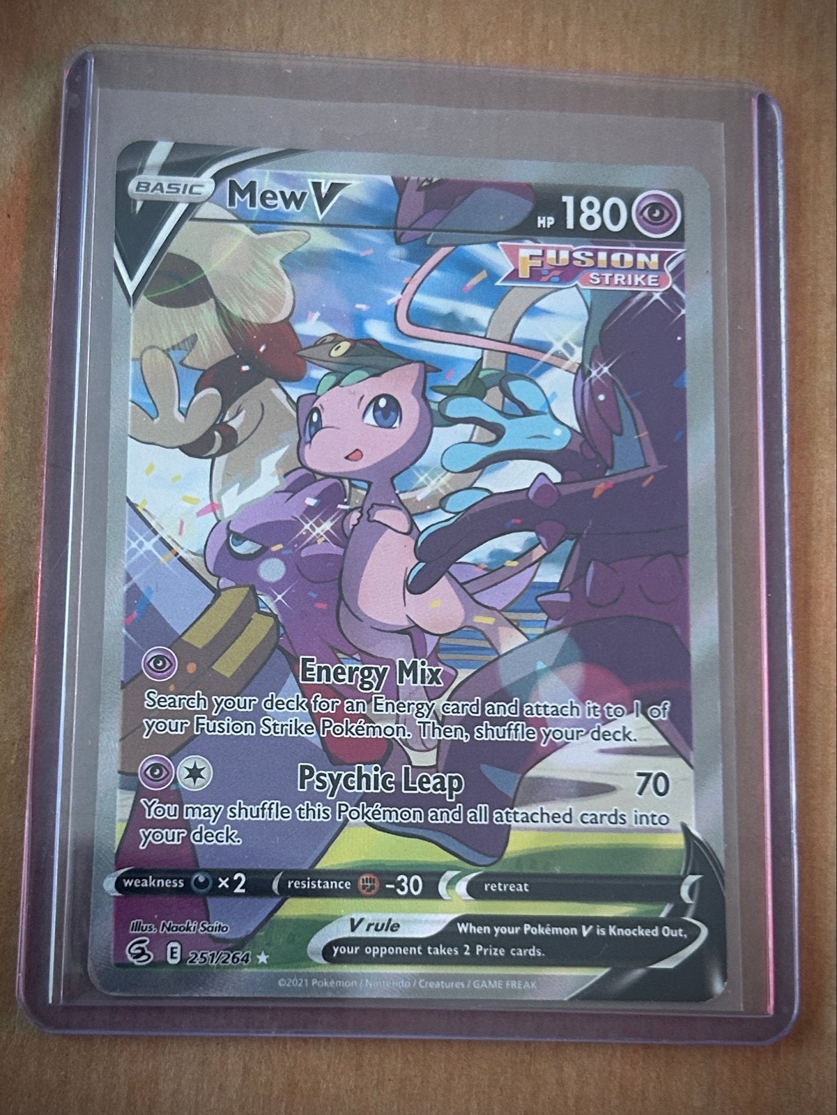 Mew V Full Art Pokémon Kaart (Fusion Strike 251/264), Ophalen of Verzenden, Zo goed als nieuw, Losse kaart