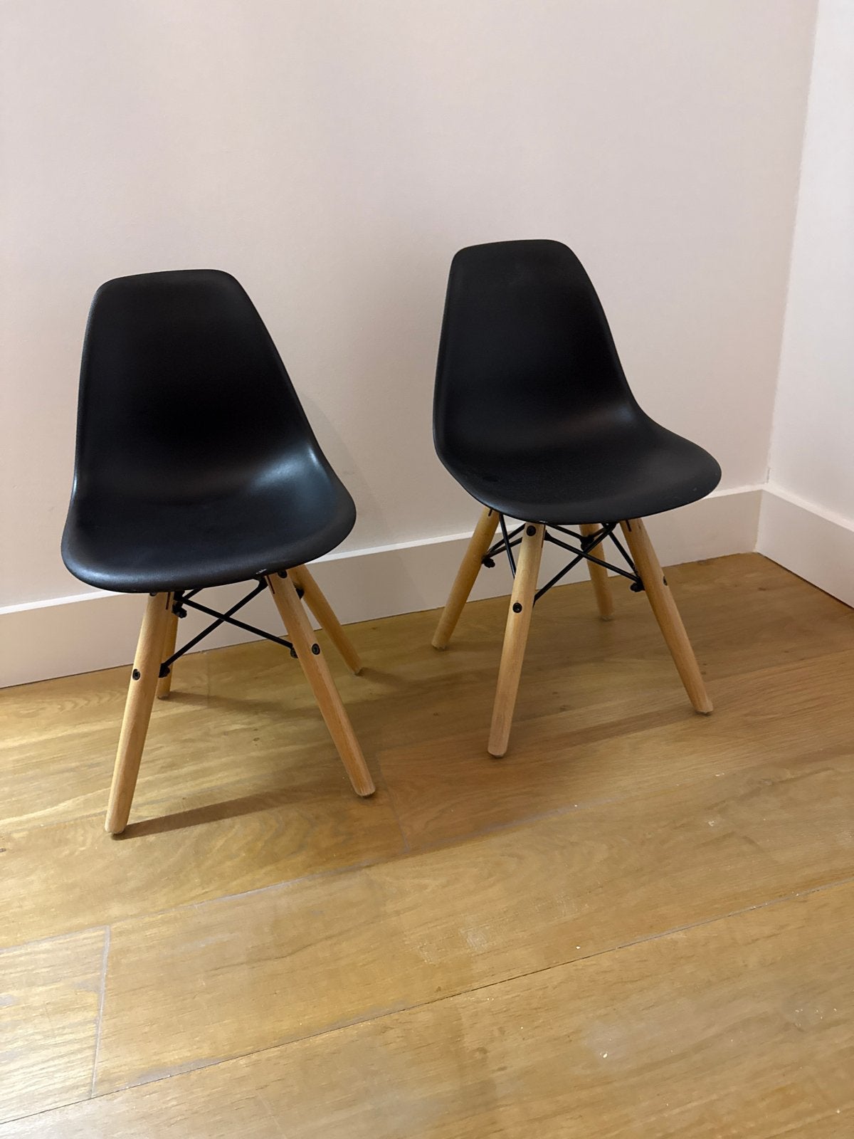 2 zwarte kinderstoelen, zo goed als nieuw, Ophalen, Zo goed als nieuw, Stoel(en)