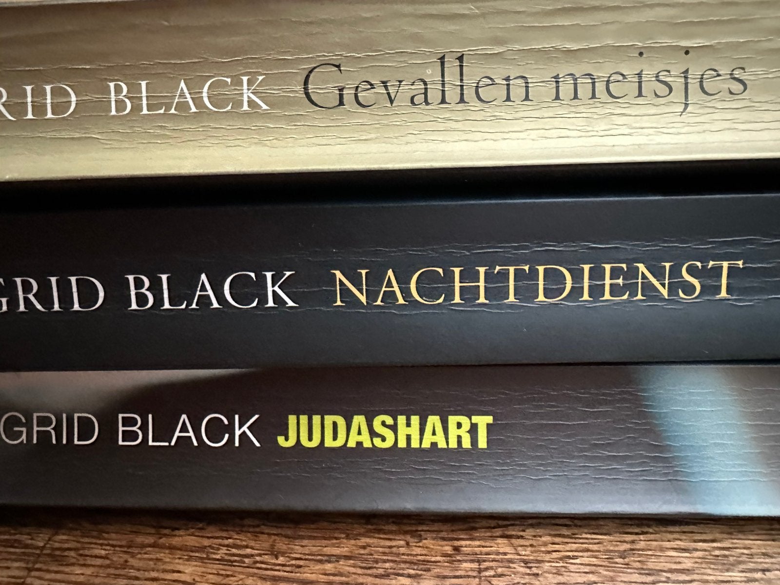 Ingrid Black: diverse titels, Ophalen of Verzenden, Zo goed als nieuw