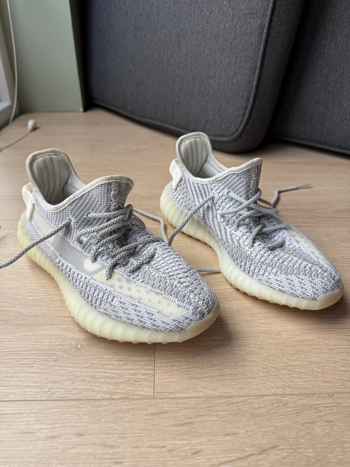 Yeezy 350 v2, Ophalen of Verzenden, Zo goed als nieuw, Wit, Sneakers of Gympen