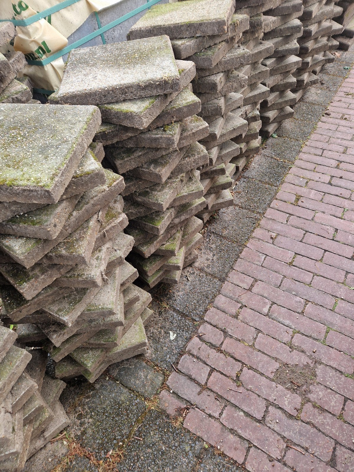 Gebruikte tuintegels - Ideaal voor terras of pad, Gebruikt, Ophalen of Verzenden, 10 m² of meer, Beton