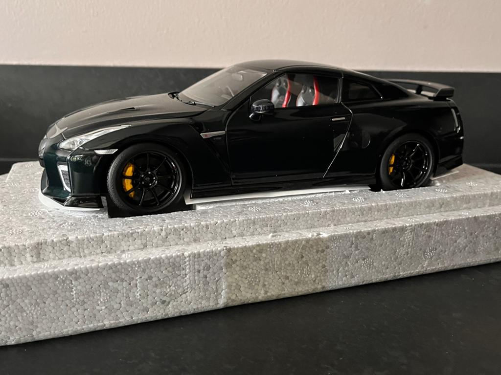 Nissan GT-R (R35) Track Edition Motorhelix 1:18, Hobby en Vrije tijd, Ophalen of Verzenden, Nieuw, Auto, Overige merken