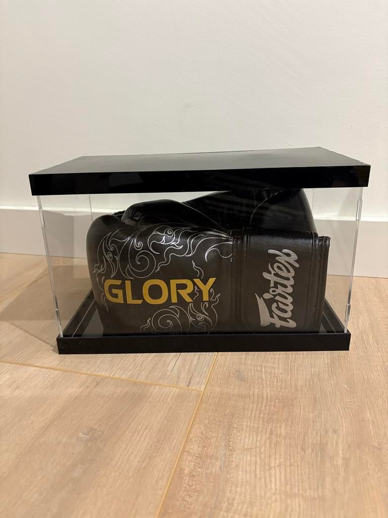 Gesigneerde Glory Fairtex bokshandschoenen, Sport en Fitness, Ophalen of Verzenden, Zo goed als nieuw, Bokshandschoenen