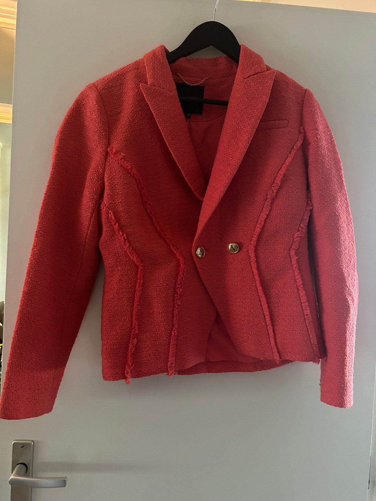 Nikkie prachtige Boucle blazer koraal, maat L, Kleding | Dames, Ophalen of Verzenden, Nieuw, Maat 38/40 (M), Overige kleuren