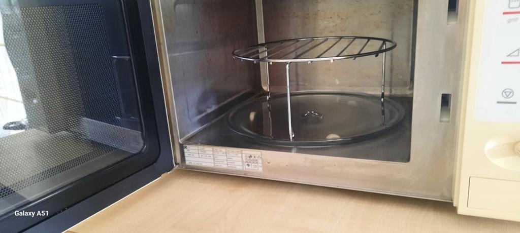 Zanussi Combimagnetron met Grill en Draaiplateau, Ophalen of Verzenden, Gebruikt, Grill, Draaiplateau