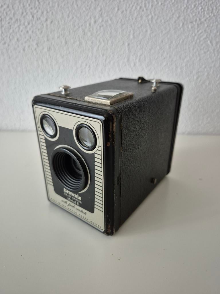 Kodak Brownie Six-20 Model D Vintage Camera, Ophalen of Verzenden, Gebruikt, Compact, Kodak