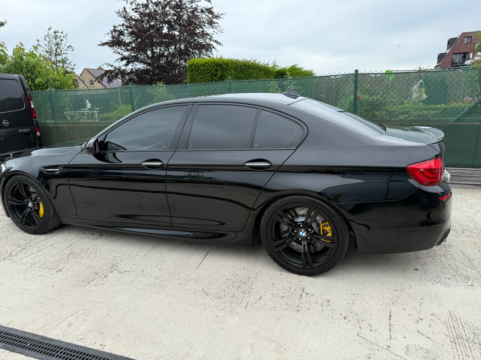 Bmw M5, Automaat, Achterwielaandrijving, 4390 cc, Zwart