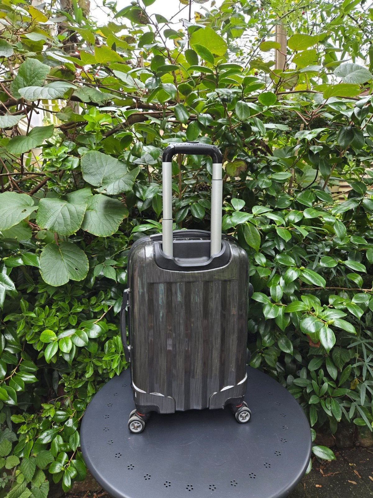 • Small hard-shell cabin/carry-on trolley 360-degree wheels, Ophalen of Verzenden, Zo goed als nieuw, Hard kunststof