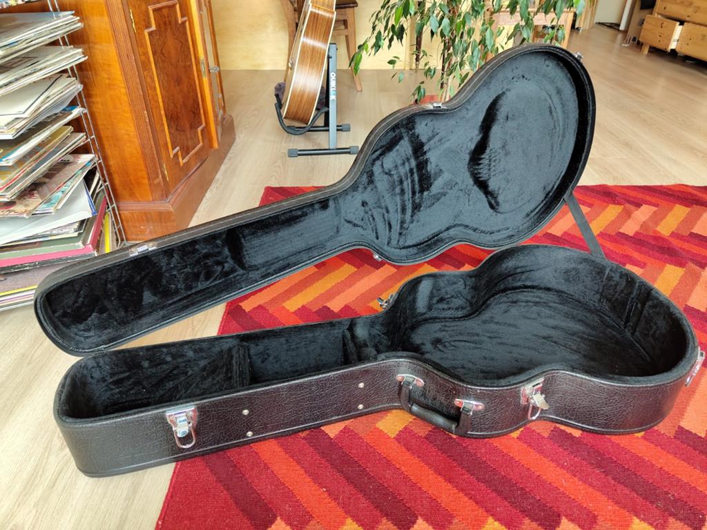 Gitaarkoffer in uitstekende staat!, Muziek en Instrumenten, Behuizingen en Koffers, Ophalen, Gebruikt, Akoestische gitaar