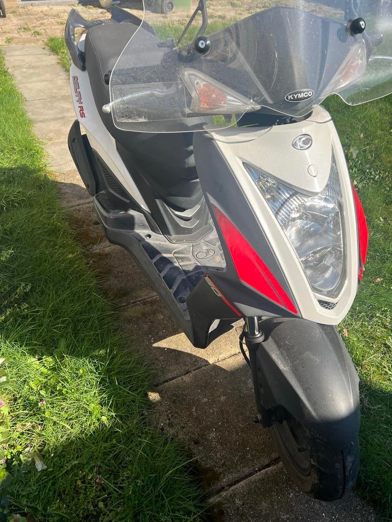 Kymco Agility RS 50 Snor Scooter - Wit/Rood, Fietsen en Brommers, Scooters | Kymco, Ophalen, Gebruikt, Maximaal 25 km/u, Agility