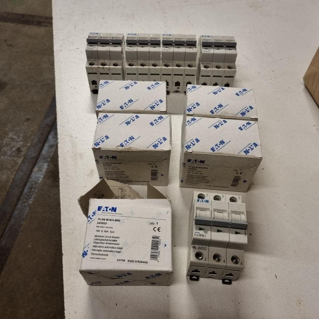 NIEUW !!   ETN INSTALLATIEAUTOMAAT 3 FASE 3-POLIG, Ophalen of Verzenden, Nieuw