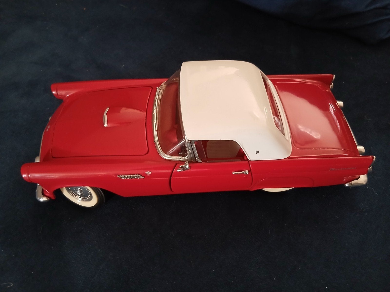 Ford Thunderbird 1955 Modelauto - Zeer Gedetailleerd, Ophalen of Verzenden, Zo goed als nieuw, Auto, Overige merken