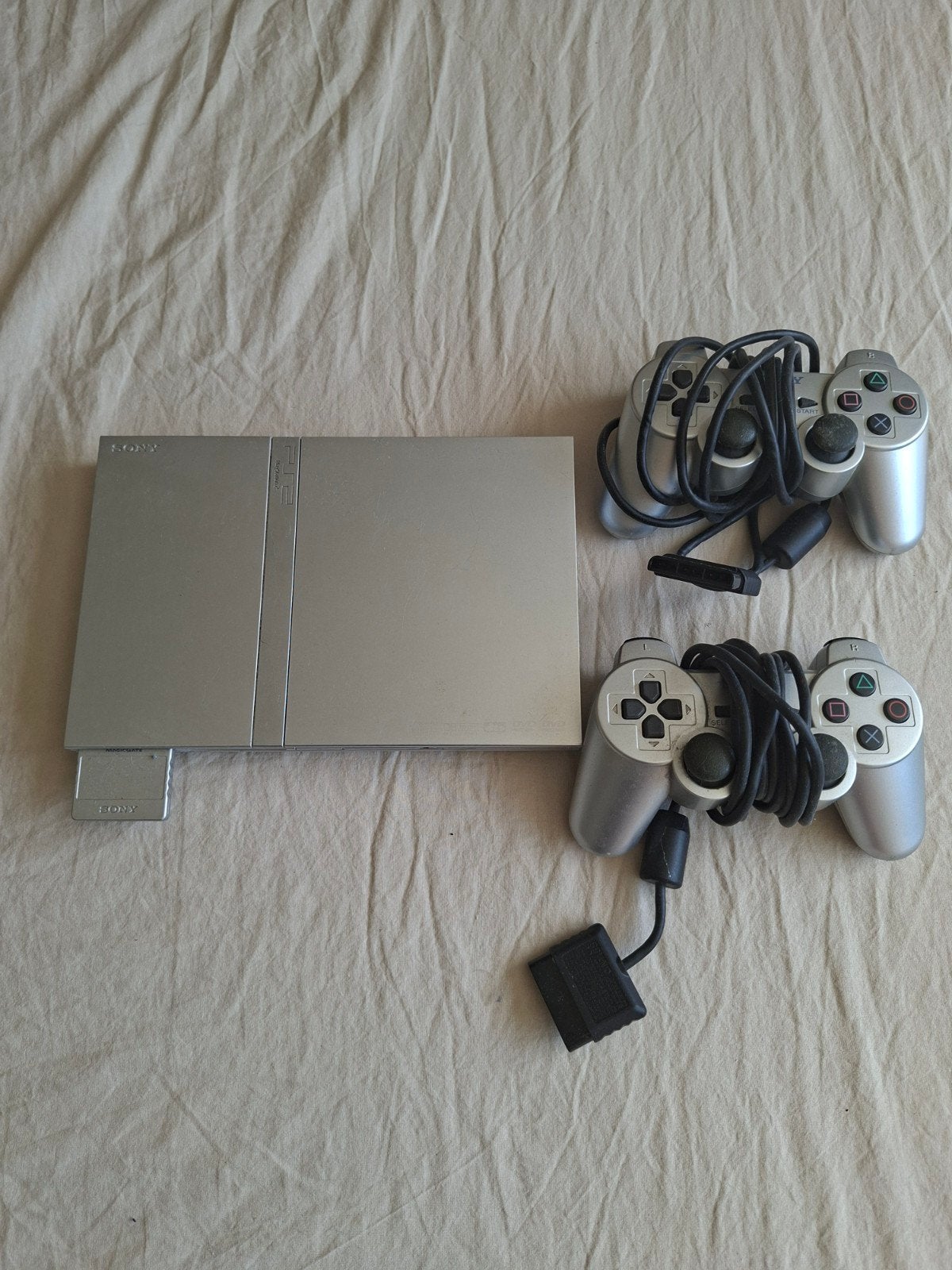 Sony PlayStation 2 Slim met 2 controllers en 12 games, Spelcomputers en Games, Spelcomputers | Sony PlayStation 2, Ophalen, Met 2 controllers