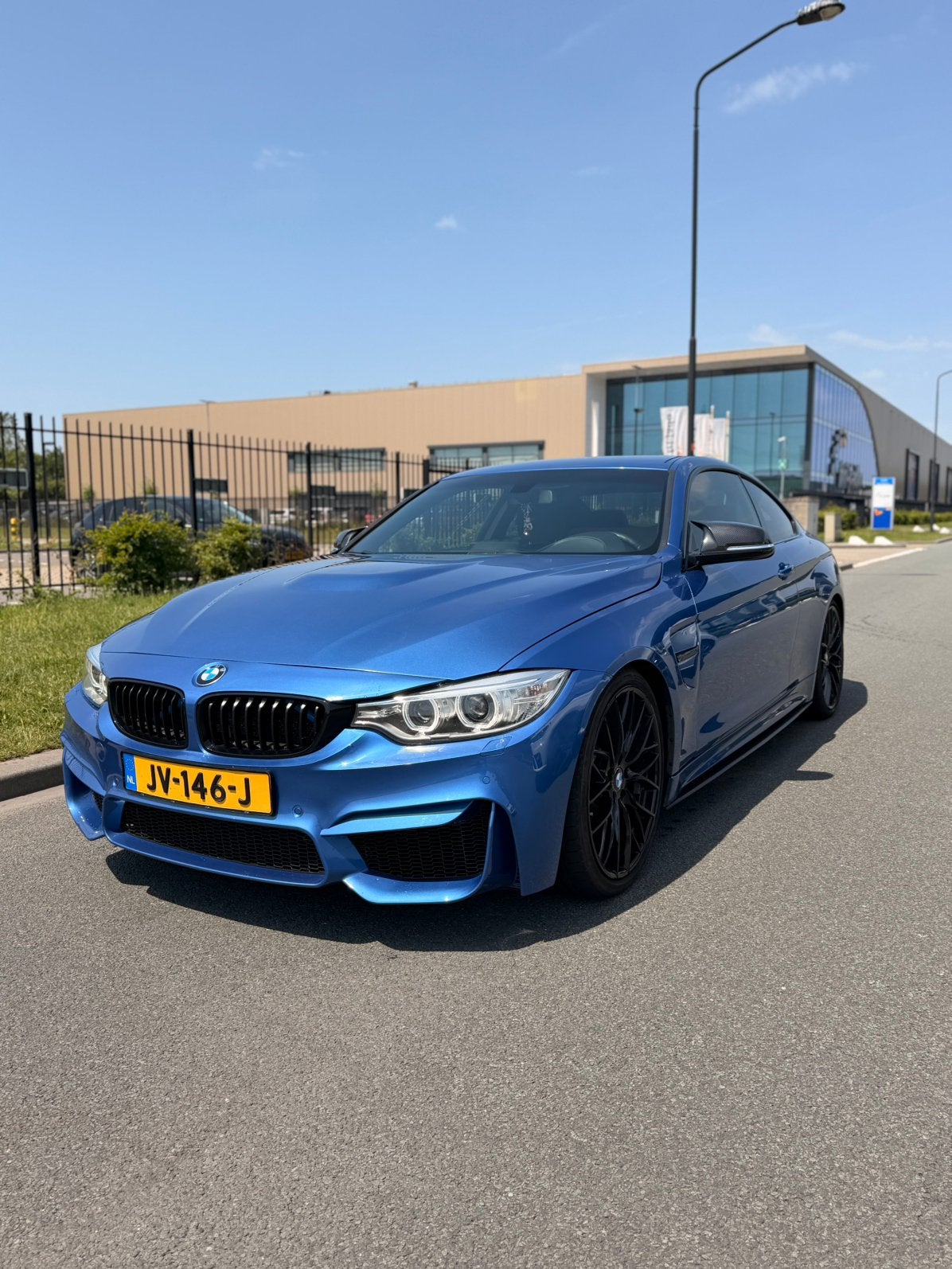 BMW 4-Serie 2.0 420I Coupe AUT 2016 Blauw, Auto's, 1998 cc, Achterwielaandrijving, Origineel Nederlands, 75 €/maand