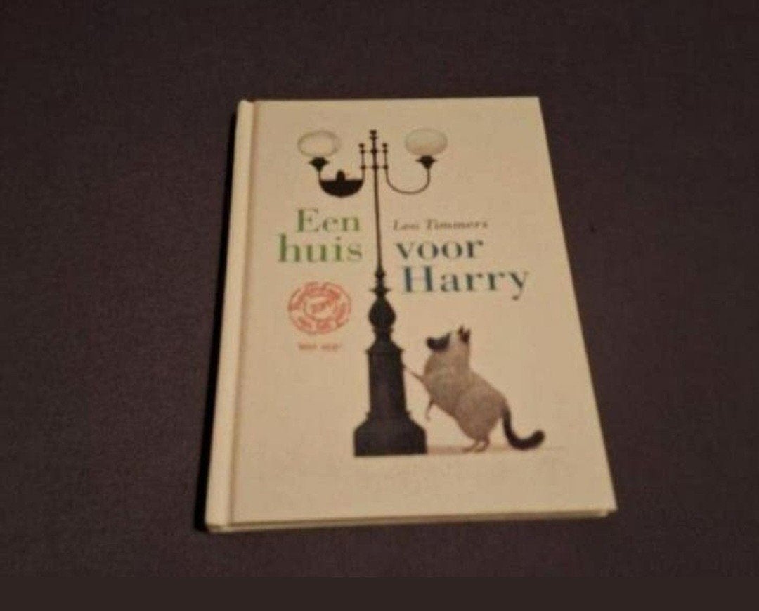 Een huis voor Harry - Leo Timmers (Kinderboek), Boeken, Ophalen of Verzenden, Zo goed als nieuw, Leo Timmers, Fictie algemeen