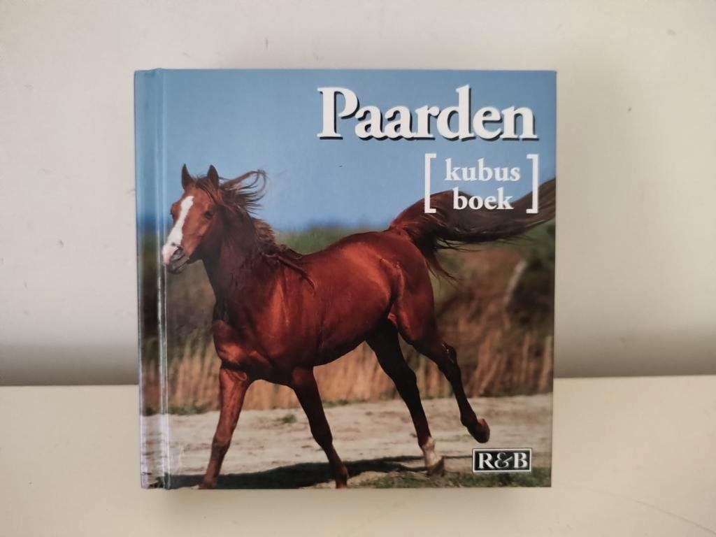 PAARDEN kubus boek ISBN 9789039621578, Ophalen of Verzenden, Zo goed als nieuw, Paarden of Pony's