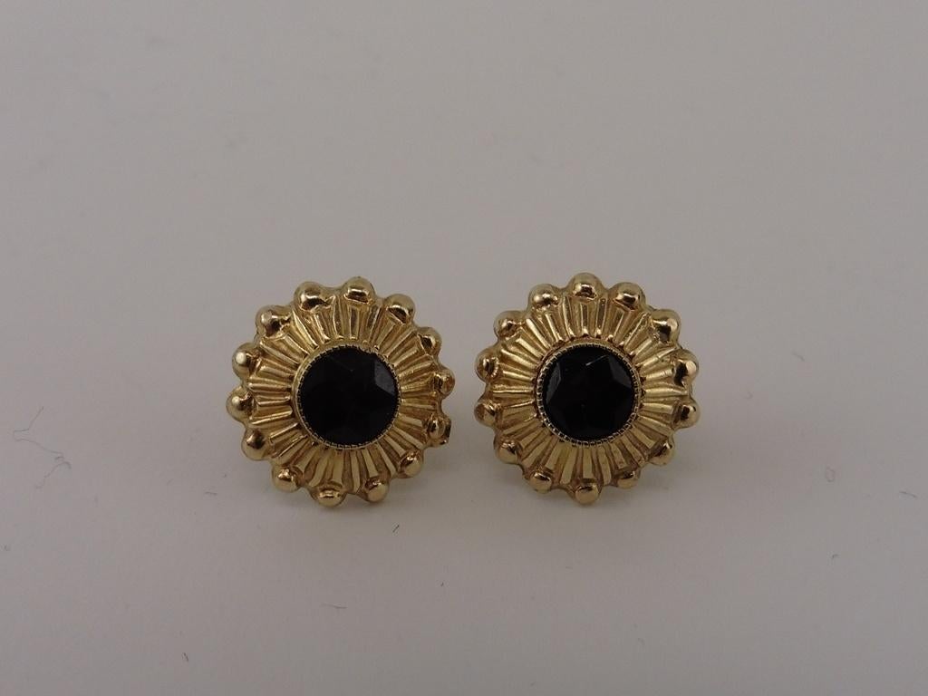 Gouden oorknopjes met granaat                            G87, Gebruikt, ., Ophalen of Verzenden, .