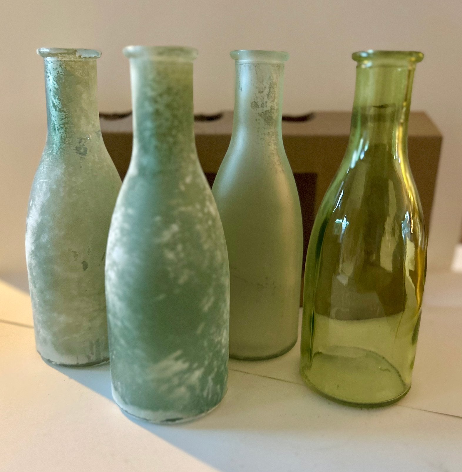 Set van 4 decoratieve fles vazen, Met patroon/structuur, Nieuw, Ophalen of Verzenden, Glas