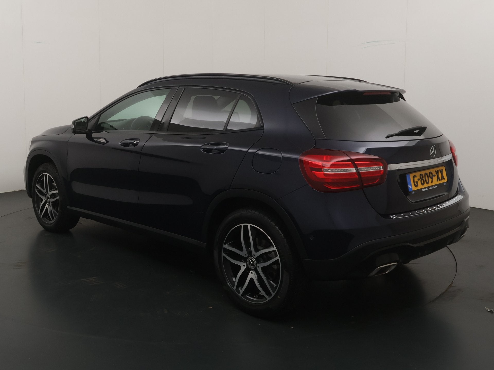 Mercedes-Benz GLA 200 Premium Plus | Automaat | Afn. Trekhaa, Gebruikt, 715 kg, Blauw, Leder en Stof