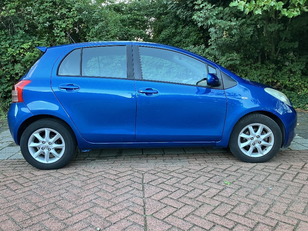 Foto 3 van Toyota Yaris 1.3 16V Vvt-i 5DR 2006 Blauw