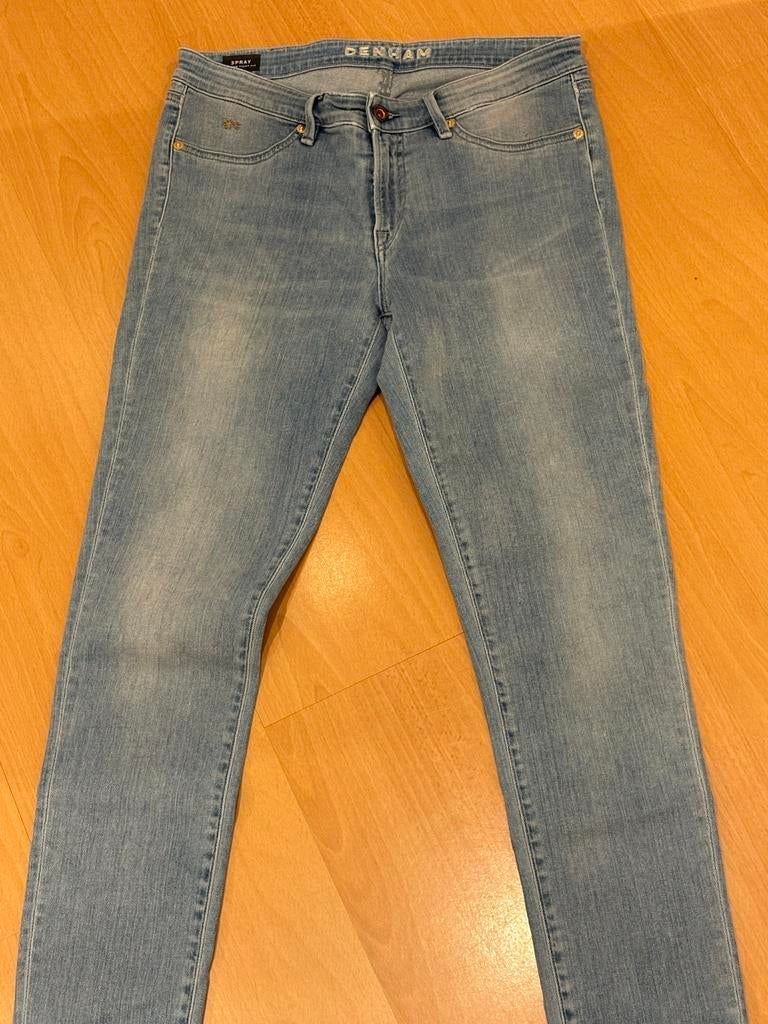 Denham Spray Tight Fit Jeans - Lichtblauw W28/29, Kleding | Dames, Ophalen of Verzenden, Zo goed als nieuw, Blauw, W28 - W29 (confectie 36)