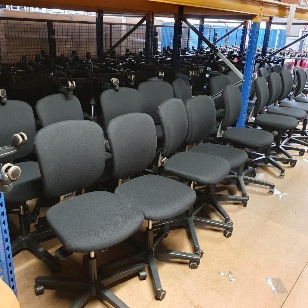 10x Ahrend 262 bureaustoel met nieuwe zwarte stof, Ophalen of Verzenden, Gebruikt, Zwart