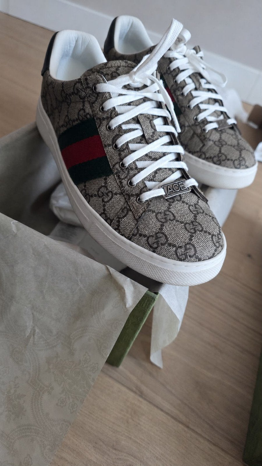 Gucci Sneakers - Zo goed als nieuw - Maat 42, Kleding | Heren, Schoenen, Overige kleuren, Ophalen of Verzenden, Gucci, Sneakers of Gympen
