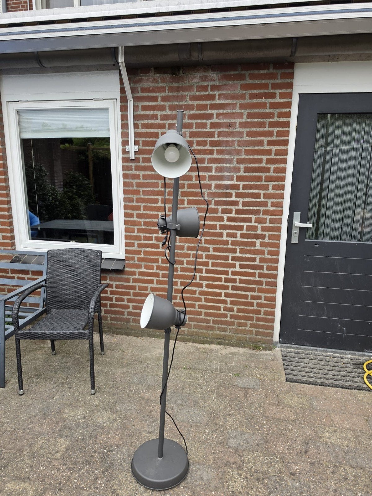 Grijze vloerlamp met 3 verstelbare spots, Huis en Inrichting, Ophalen, Gebruikt, E27 (groot), Metaal