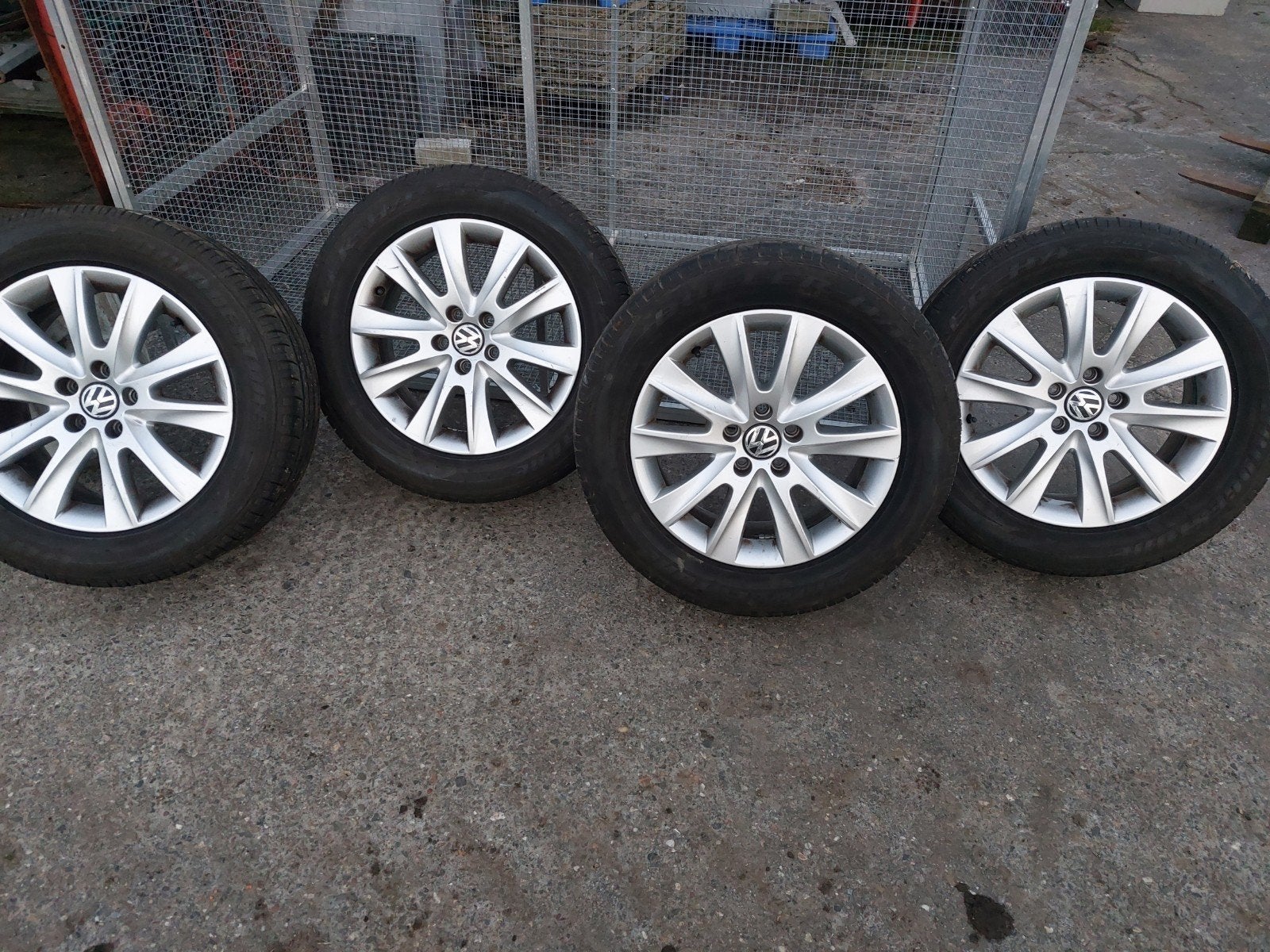 4 velgen met zomerbanden voor VW Tiguan 2.0 diesel, Auto-onderdelen, Ophalen, Gebruikt, Banden en Velgen, 17 inch