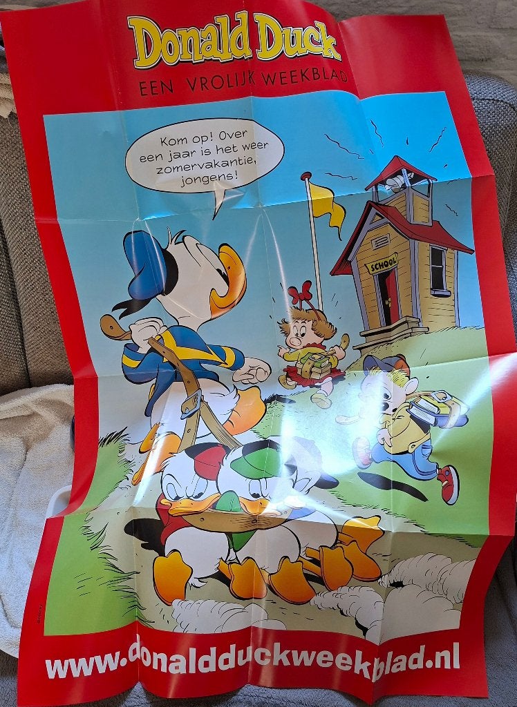 2 grote posters van Donald Duck weekblad. 65 cm x 100 cm, Verzamelen, Ophalen of Verzenden, Donald Duck, Zo goed als nieuw, Plaatje of Poster