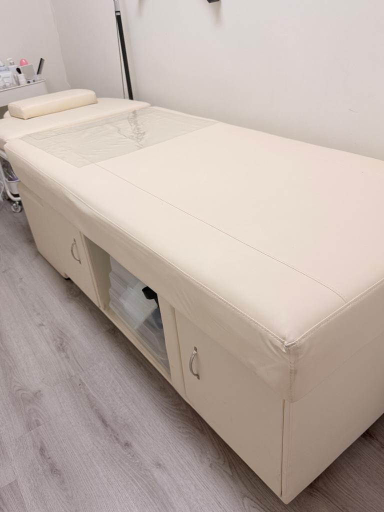 Japanese Head Spa Chair – Professional, excellent condition, Massage