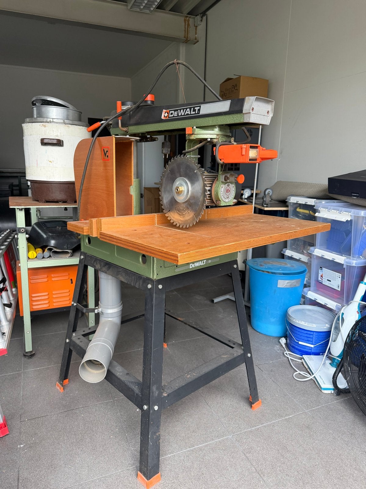 DeWalt DW 1251 Radiaalzaag 220V - Krachtige Zaagmachine, Ophalen, Gebruikt, 70 mm of meer, Afkortzaag