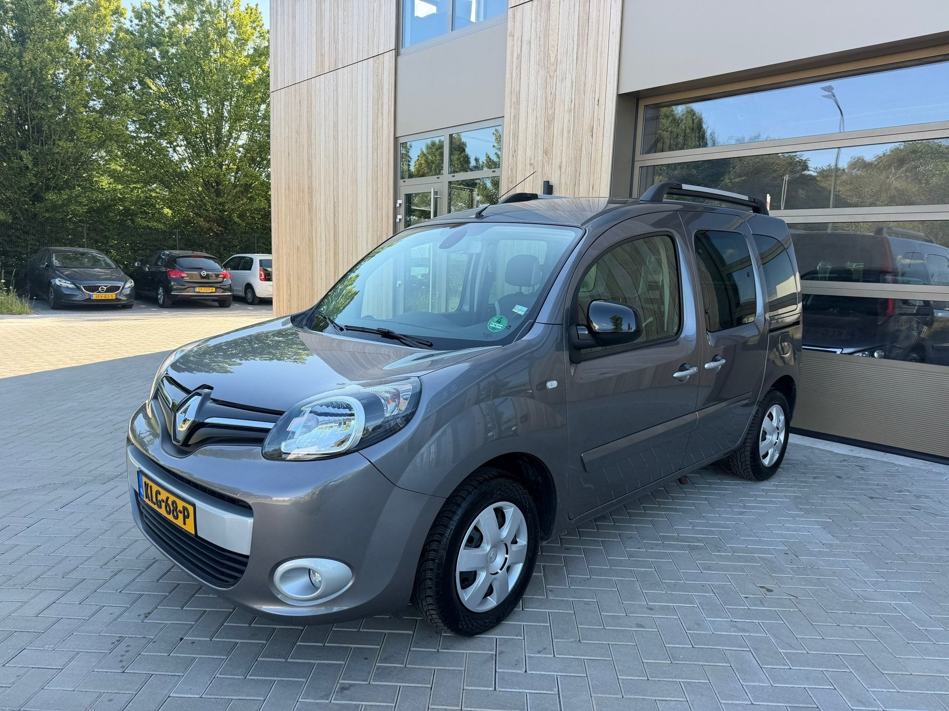 Renault Kangoo Family 1.6-16V Privilège |5DRS| Clima| Parke, Automaat, Stof, Gebruikt, Zwart
