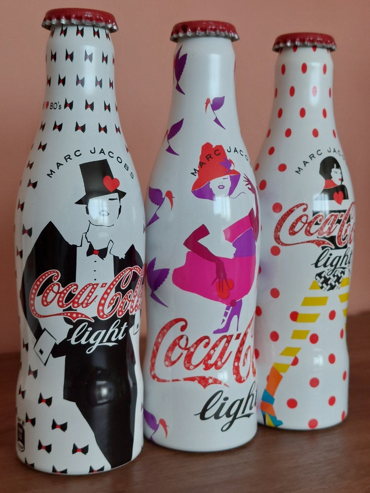 Marc Jacobs Coca-Cola collectors flesjes, Verzamelen, Merken en Reclamevoorwerpen, Ophalen of Verzenden, Zo goed als nieuw, Verpakking
