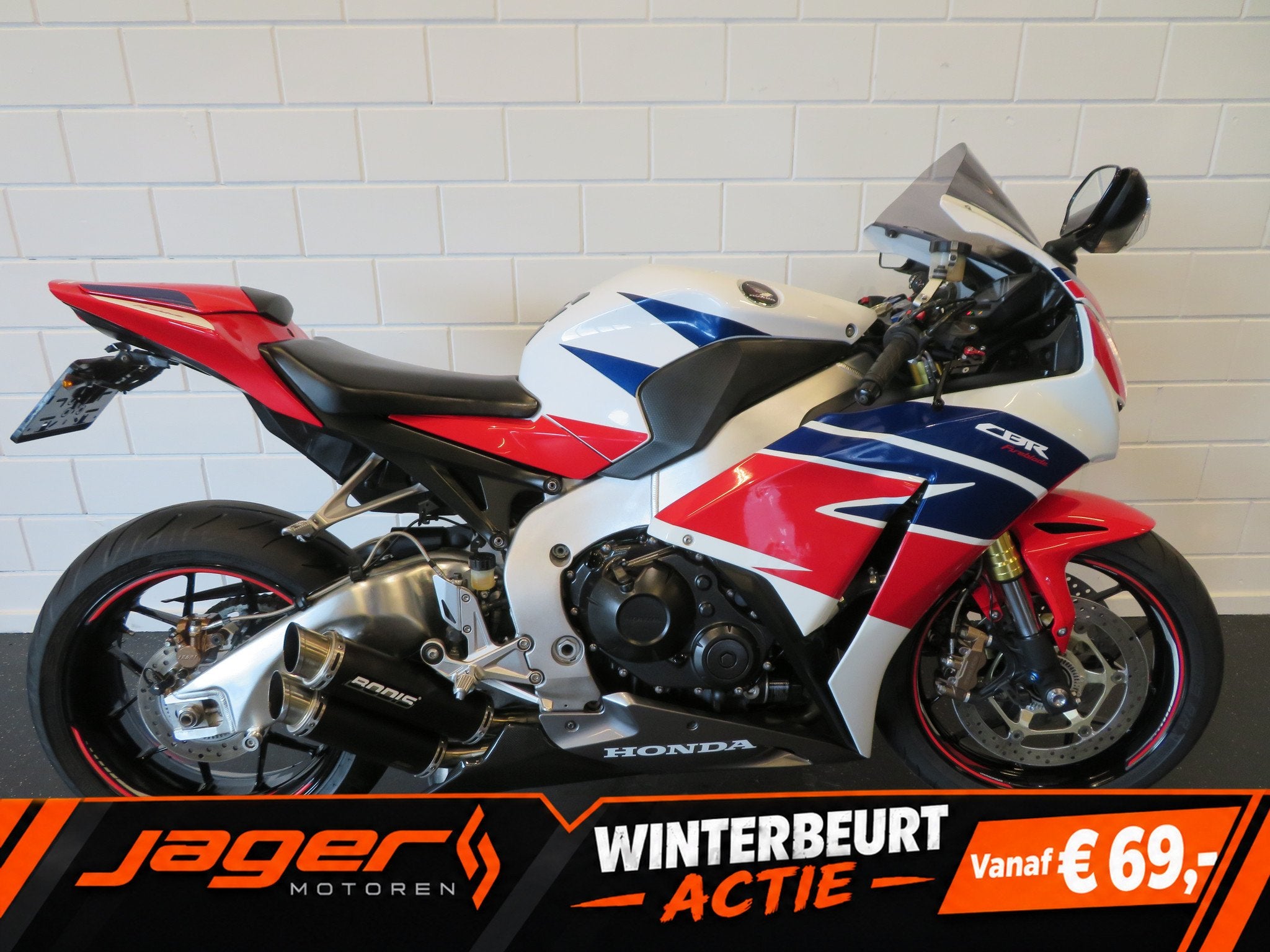Honda CBR 1000 RR SP HRC FIREBLADE TOP! (bj 2014), Super Sport, 998 cc, Gebruikt, Bedrijf