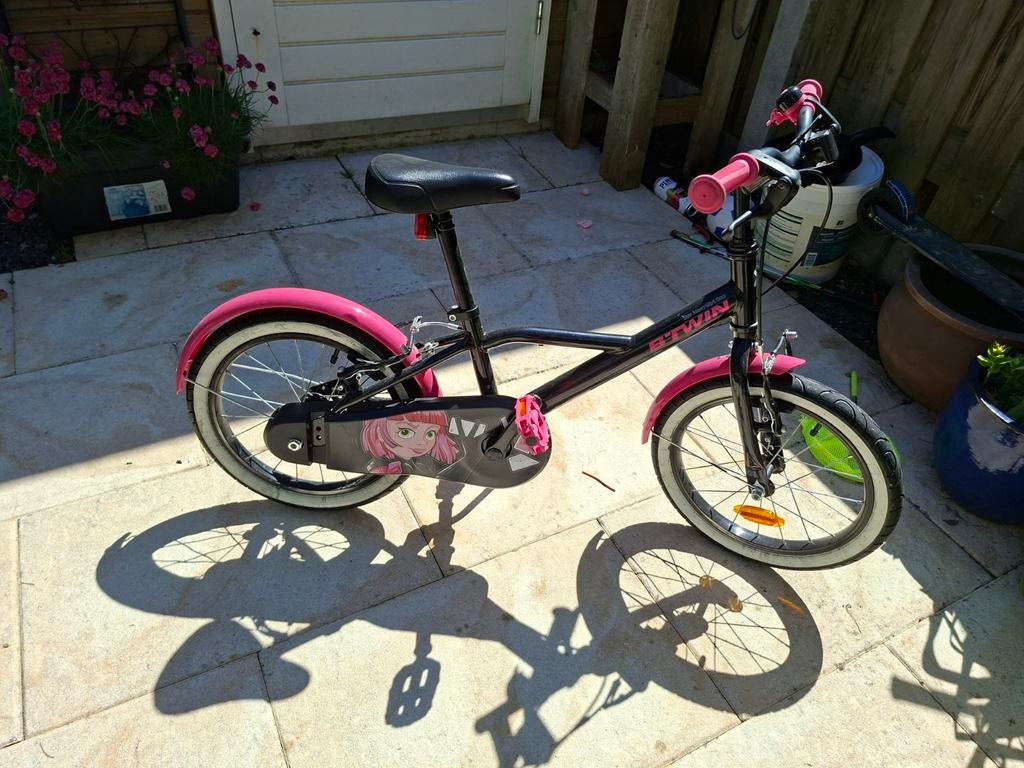 B'Twin kinderfiets 16 inch roze/zwart, Ophalen, Gebruikt, 16 tot 20 inch