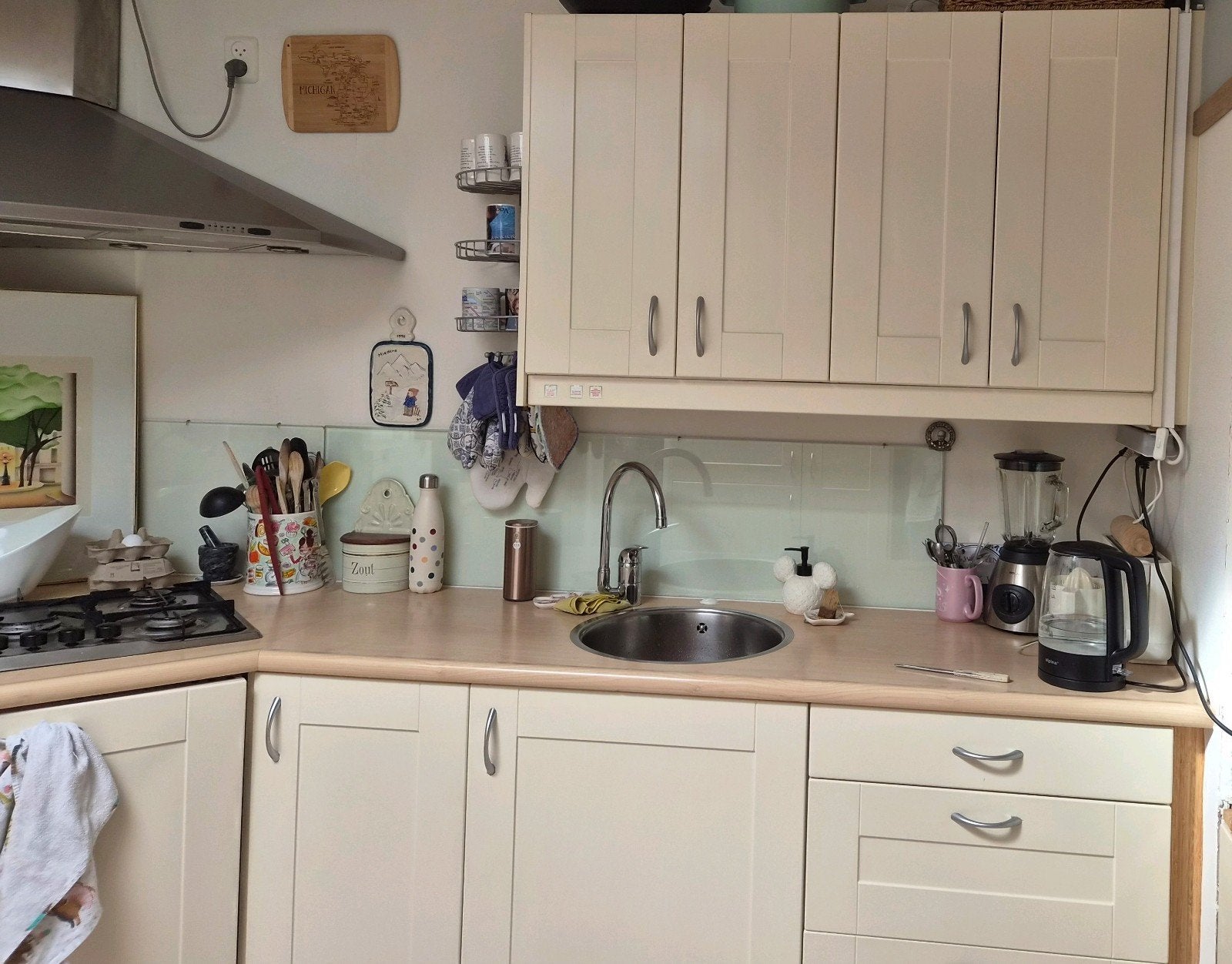 Voor onderdelen: keuken met apparatuur en veel opbergruimte, Gebruikt, Hoekkeuken, Ophalen of Verzenden, Kunststof