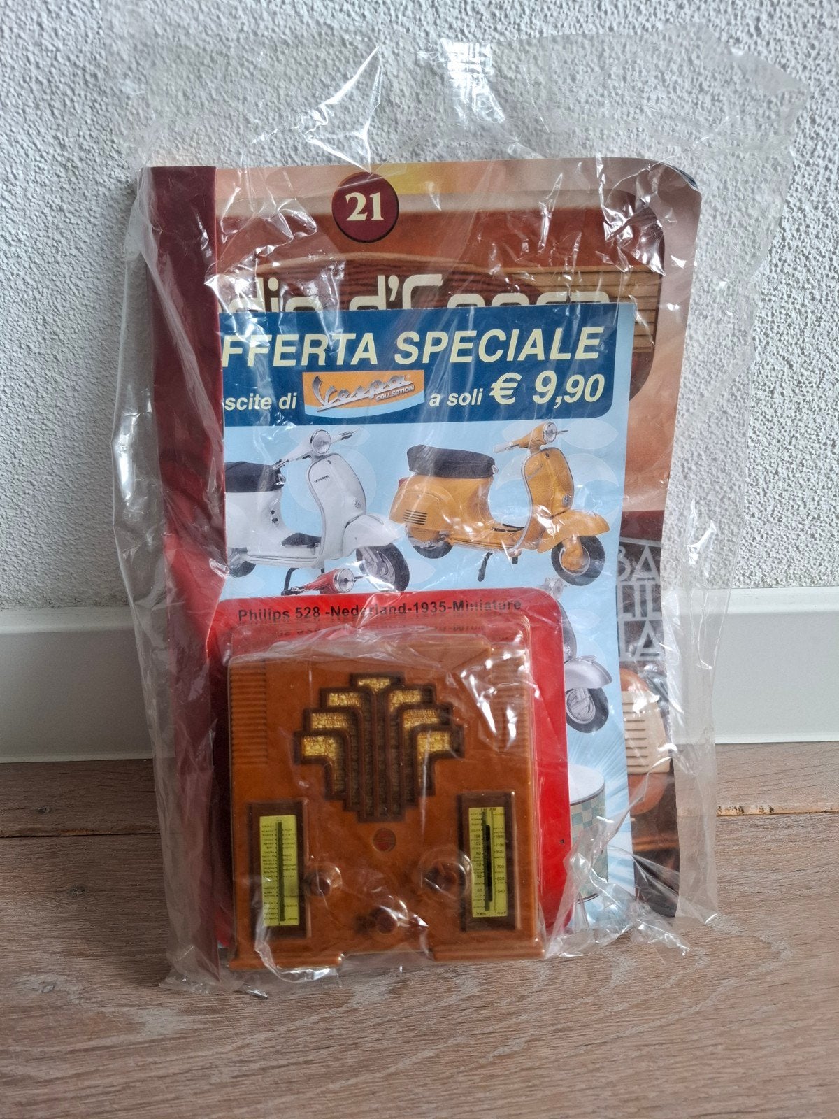 Philips 528A Miniatuur Radio, Antiek en Kunst, Antiek | Tv's en Audio, Ophalen of Verzenden