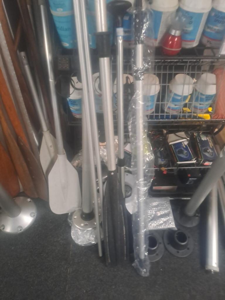 Diverse peddels en pikhaken voor boten en rubberboten, Ophalen of Verzenden, Gebruikt, Enkelbladige peddel
