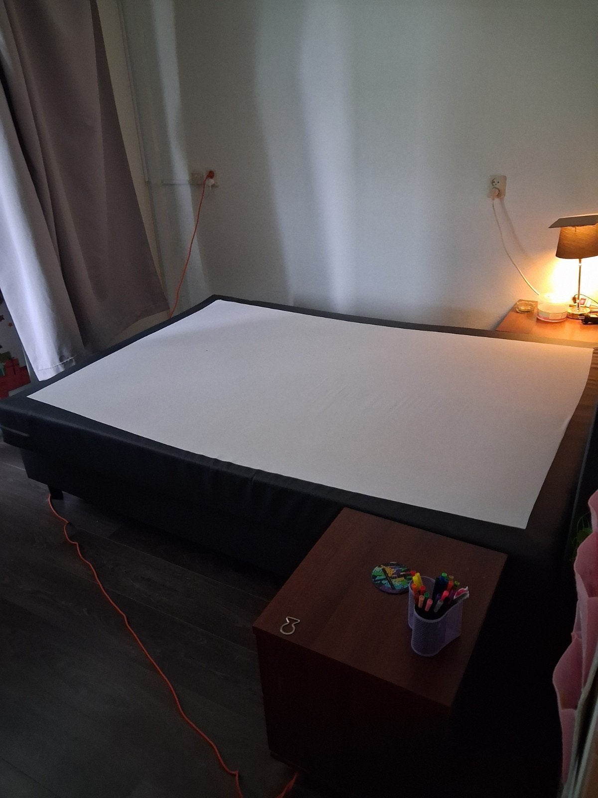 Zo goed als nieuwe grijze leren boxspring 140x200, Huis en Inrichting, Slaapkamer | Boxsprings, Ophalen, Tweepersoons, 140 cm
