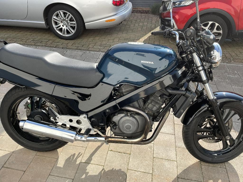 Honda NTV 650, Motoren, Cardan-aandrijving, 2 cilinders, Motorrijbewijs A, Particulier